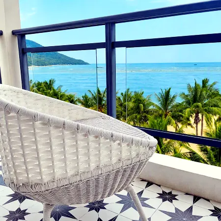Qilan Garden Lodge · Nanwan Monkey Island, LingShui, Hainan