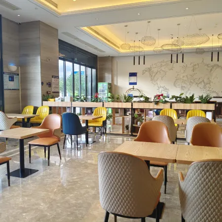 Kyriad Marvelous Hotel Luoding Ring City East Road