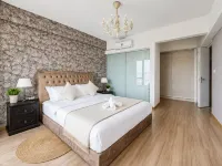 Gurney Seaview 2BR | Bathtub | Luxury Jazz Suites - Parking