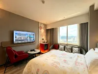 Borrman Hotel (Wuzhou Qiloucheng) - Parking