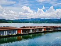 Raya Buri Resort Kanchanaburi - Parkplatz