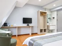 Longqin Hotel (Xinhua Lian Tongmeng Amusement Park) - pemandangan pegunungan
