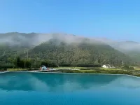Yushan No. 28 B&B - مسبح خاص