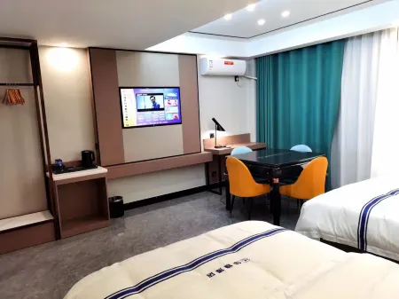 Huacheng Hotel (Qinzhou Port) Отели рядом с достопримечательностью «Seventy-two Waterways»