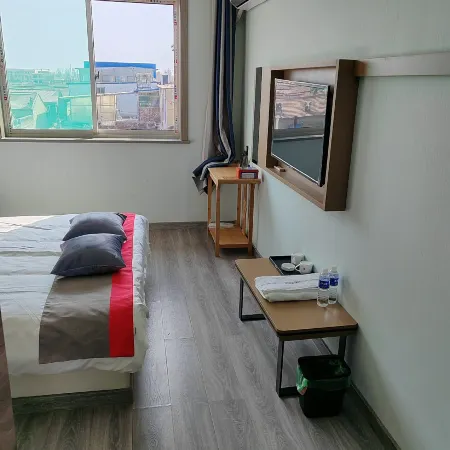 Junyi Hotel Chain