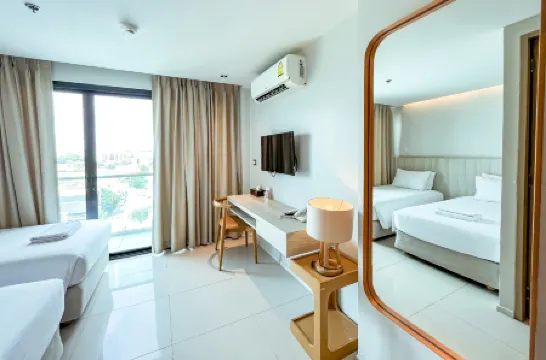 Zand Morada Pattaya Отели рядом с достопримечательностью «Плавучий рынок в Паттайе»