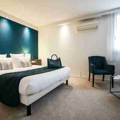 L'Initial Rooms