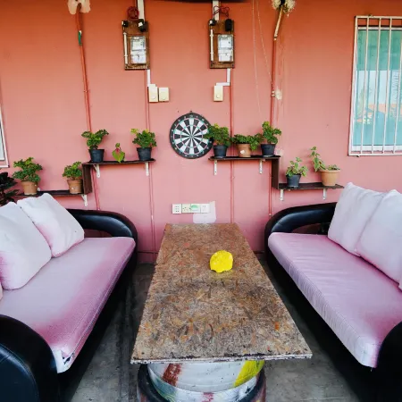 Hua Qiao Home