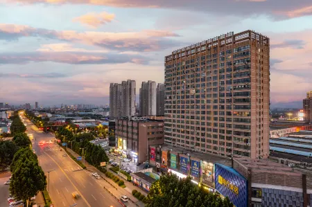 IU Hotel (Yanshi Baima Temple) Отели рядом с достопримечательностью «Yanshi Museum»