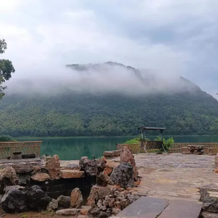 Far Peninsula Homestay