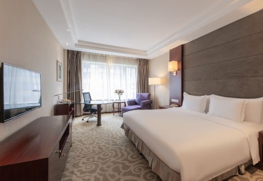 2. 크라운 플라자 ..