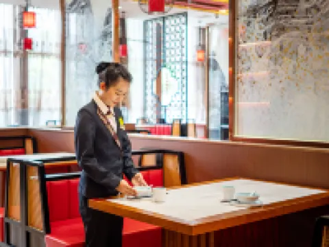 Vienna International Hotel (Baoshan High-speed Railway Station Wuyue Plaza) Hoteles en Baoshan