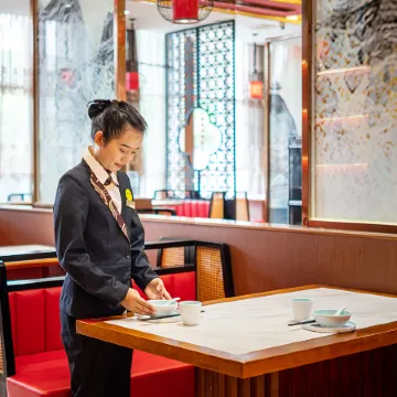 Vienna International Hotel (Baoshan High-speed Railway Station Wuyue Plaza)