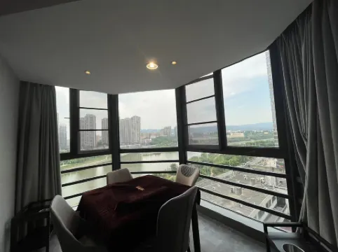 7Days Inn Hotel (Xiaogan Dawu Caifu Square)