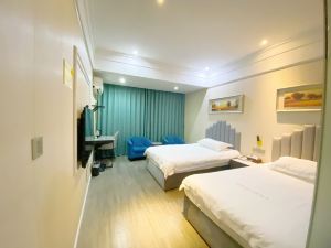 8090 Boutique Hotel