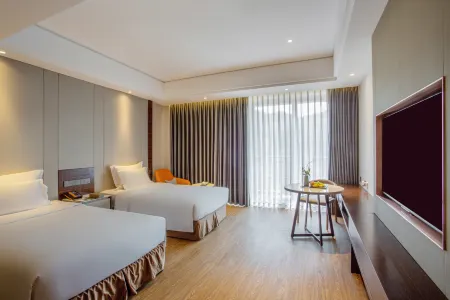 Howard Johnson Dongqian Lake  Plaza Ningbo（Erling Mountain Hot Spring）