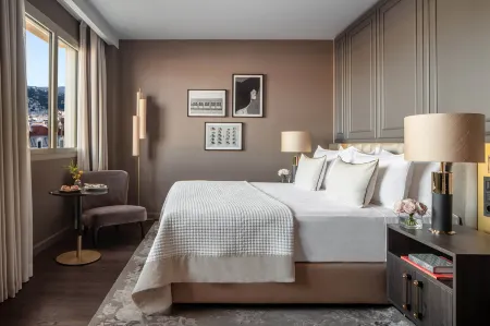 Anantara Plaza Nice Отели рядом с достопримечательностью «Musee Prieure du Vieux Logis»