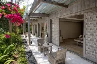 Cross Bali Breakers Hotel dekat New Kuta Golf Bali
