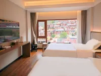 Minshan Xingzhe Muxin Wangqinda Hotel (Dege Yinjing Yuan Branch) Hotels in Dege