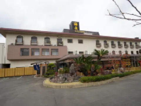Kaigaku Onsen Resort Shirahama Hotels near Adventure World
