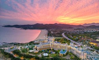 Hilton Dalian Golden Pebble Beach Resort