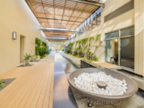 Oaks Redcliffe Mon Komo Suites Hotels in Redcliffe