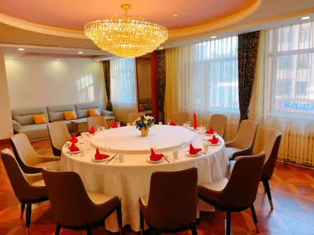 Shoulv Jinglun Hotel Отели рядом с достопримечательностью «Subingwen Square»