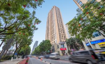 Chongqing Quanjiafu Hotel (University Town Subway Station Xijie)