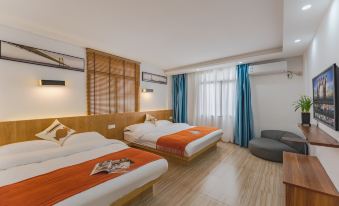 Xiamen Banxia Time Homestay (Zengcuo'an Huandao Beach Bathhouse Store)