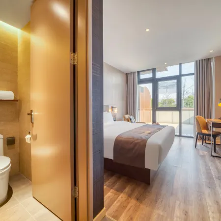 Homeinn Plus Hotel (Haining Xucun Town Government Hanghai Wanduo City)