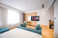 Blue Sea and Blue Sky Garden Hotel