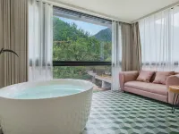 Cloud RAINBOW· Monet Garden · Stream Tracing Resort Homestay فنادق في آنجي
