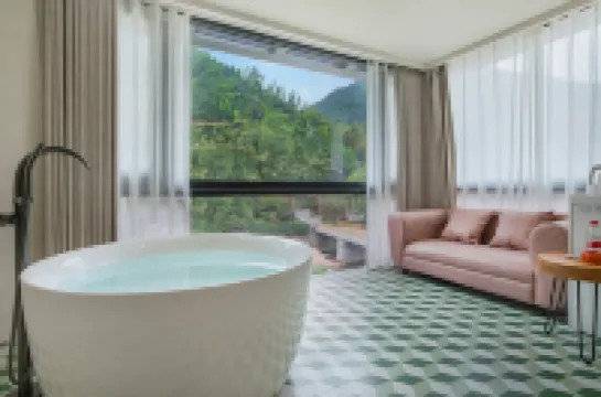 Cloud RAINBOW· Monet Garden · Stream Tracing Resort Homestay