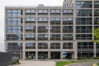 Jiangnan Four Seasons Apartment (Jiangnan Town Store, Tonglu East Station, Hangzhou)