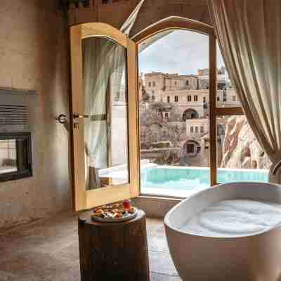 Millstone Cave Suites Hotel Rooms