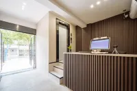 Huayu Light Hotel (Keqiao RT-Mart Pearl Square Subway Station Branch)