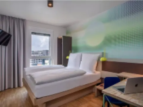 LyvInn Hotel Frankfurt Hotels near Iron Footbridge