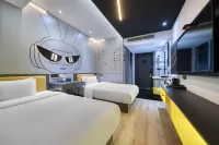 IU Hotel (Chongqing Jiefangbei Hongyadong Branch) Hotels in Chongqing