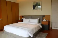 Huixin Retreats