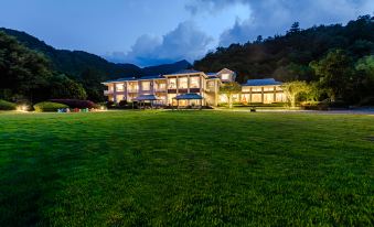 Dali Yishanhai Manor