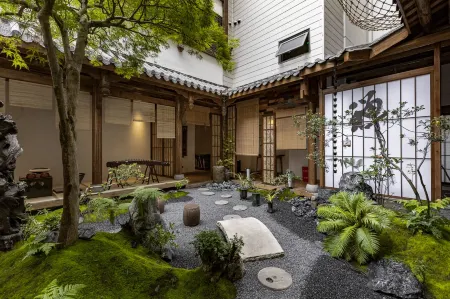 ChanYinShiYaBieYuanHotel Отели рядом с достопримечательностью «Wide and Narrow Alley»