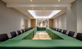 Shanxi International Sports Exchange Center. Hotel MoMc (Red Lantern Stadium)