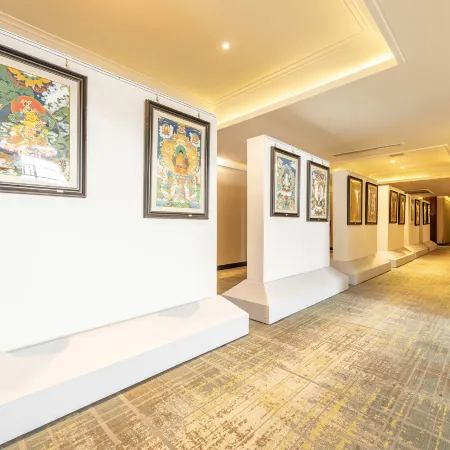 Qomo Langzong  Hotel