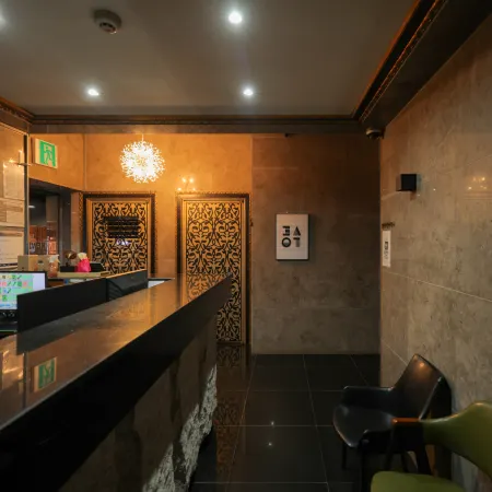 New Day Hotel Отели рядом с достопримечательностью «Библиотека «Старфилд»»