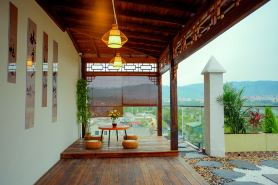 Maitreya Huxi Man Hot Spring Homestay (Huquan Water Town Tourist Resort Scenic Area Branch)