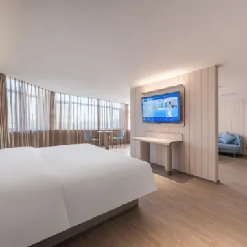 HanTing Hotel (Dalian Changhai County Dachangshan Island)