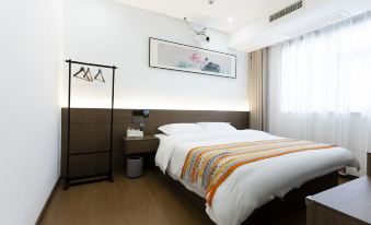 Luofu Yueju Homestay (Old Town Center)