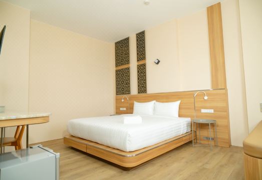 4. 원 버짓 호텔 ..