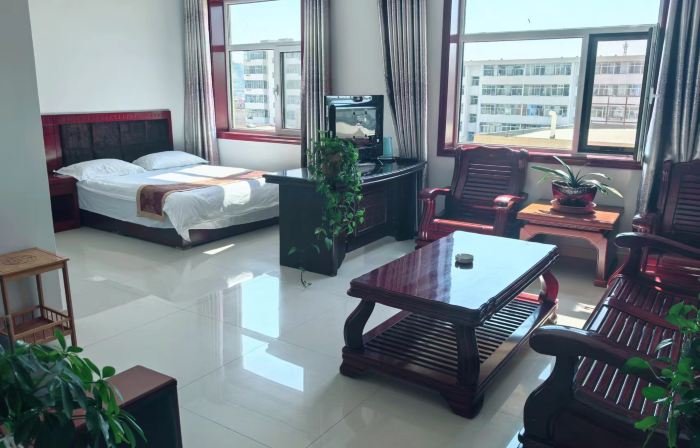 Yuanlan Xinglong Hotel