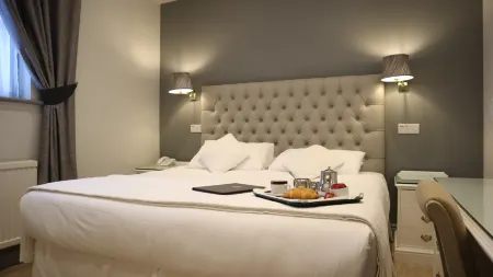 Centennial Hotel Отели рядом с достопримечательностью «The Corpus Clock»